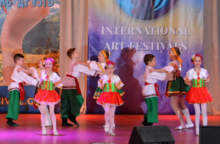 Юные херсонские танцоры привезли с международного фестиваля 4 призовых места