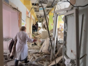 Троє медпрацівниць поранені під час обстрілу лікарні в Херсоні (ВІДЕО)