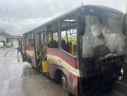 У Херсоні російський обстріл забрав життя водія автобуса, п'ятеро постраждали (ВІДЕО)