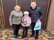 Команда партії "Наш край" Херсонщини продовжує вручати дітям подарунки