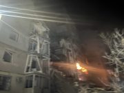 Росіяни здійснили авіаудар по житловій багатоповерхівці в Херсоні