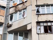 Нічний обстріл Корабельного району Херсона: пошкоджені будинки та автівка (ВІДЕО)