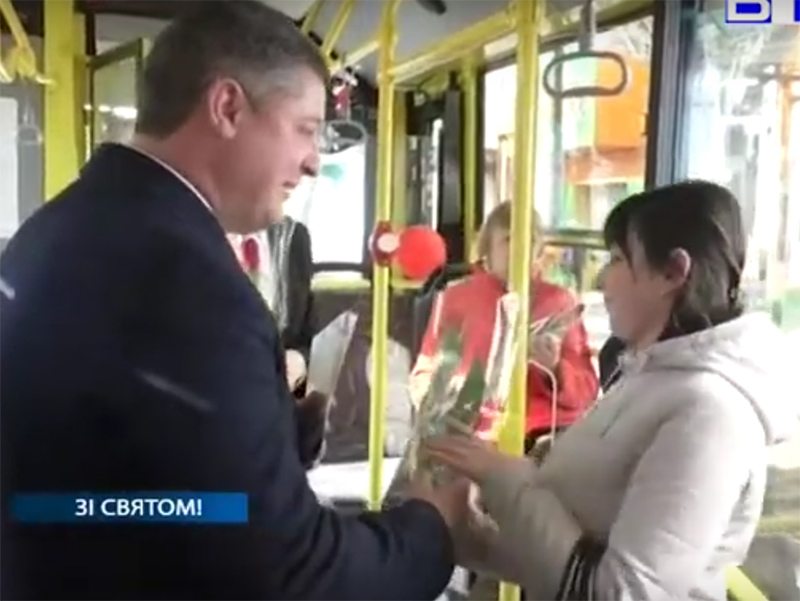 жінки, тролейбуси, Устинов