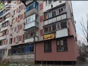 Росіяни зранку обстріляли Корабельний район Херсона: пошкоджено багатоповерхівки (ВІДЕО)