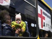 125 дітей серед 700 евакуйованих з районів Херсонщини, де триває загроза