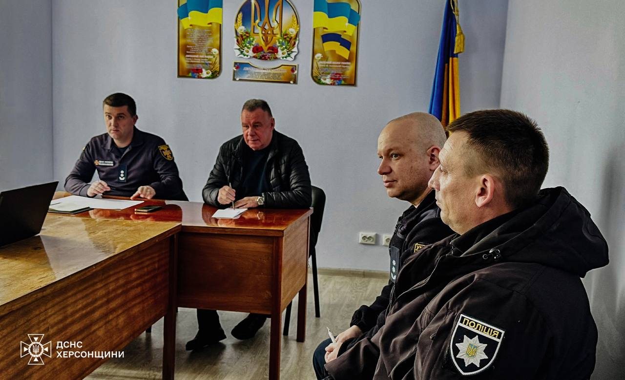 Аграрії Херсонщини отримали інструктаж з пожежної та мінної безпеки