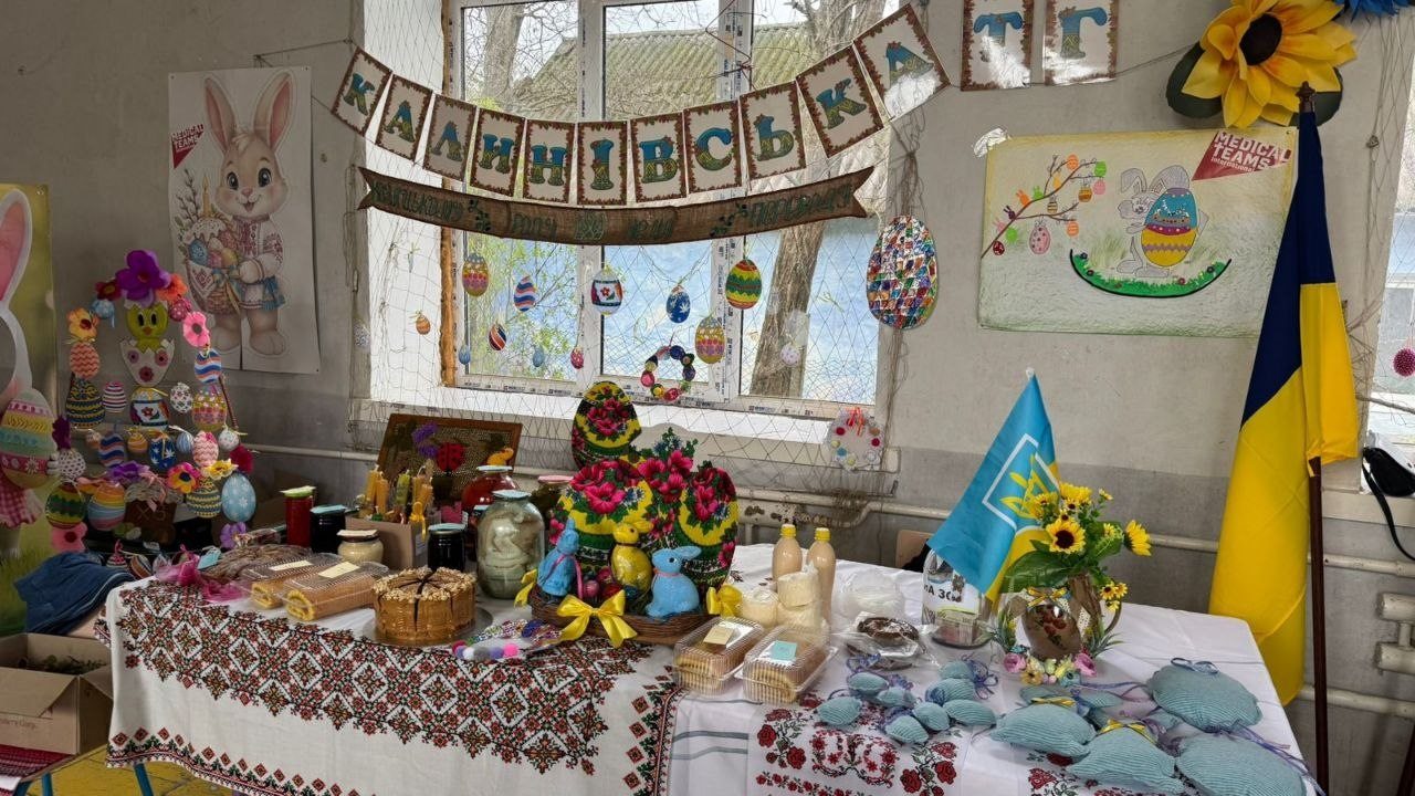 Великодній ярмарок у Калинівській громаді: зібрані кошти передали військовим