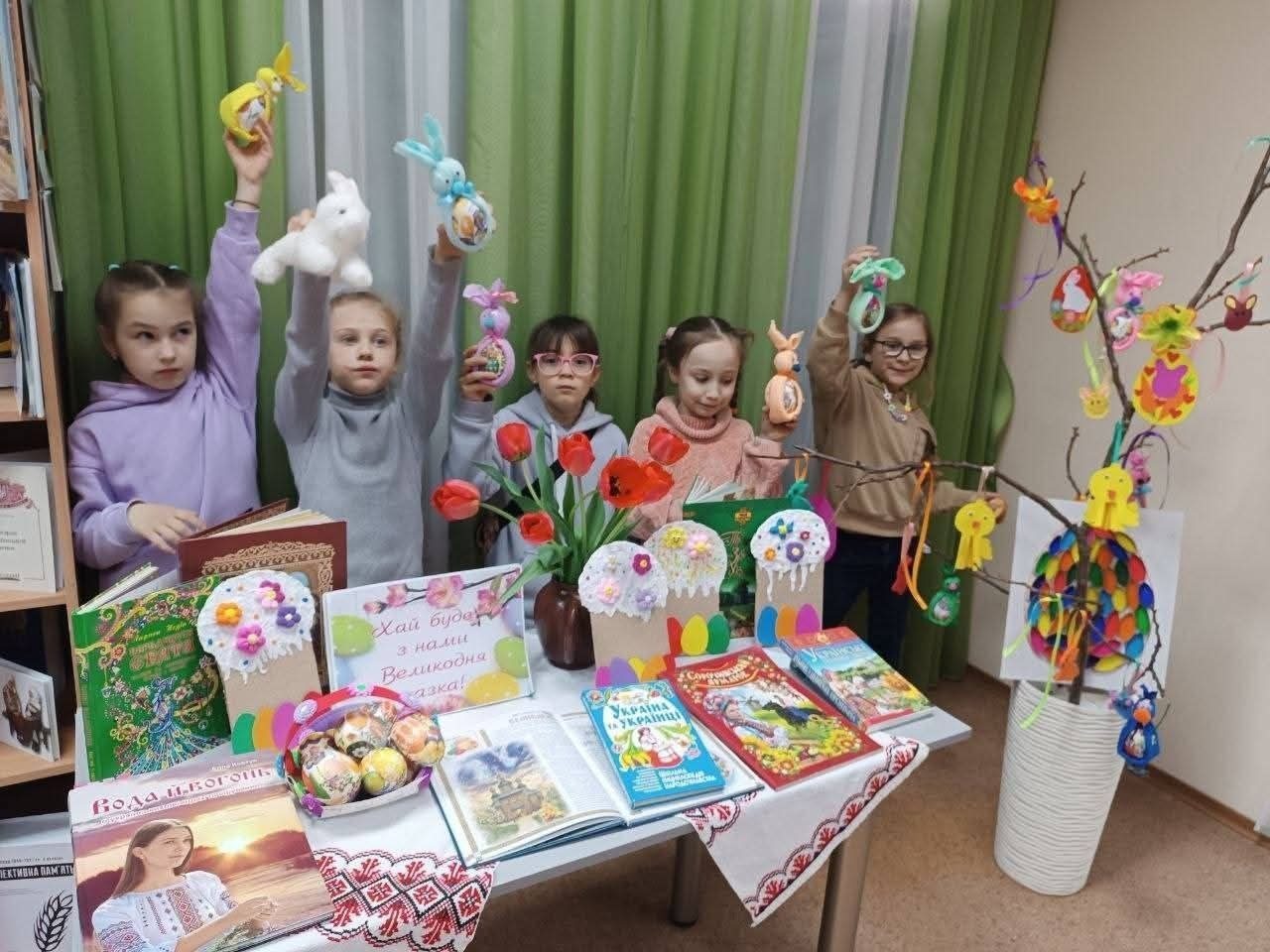 Дитячий сміх і вистави: як у Херсоні готувалися до Великодня