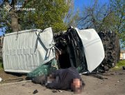 Російський дрон атакував таксі в Херсоні: загинув водій, двоє поранених