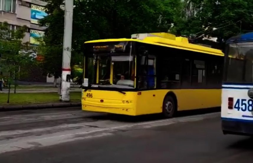 тролейбуси, нічна година