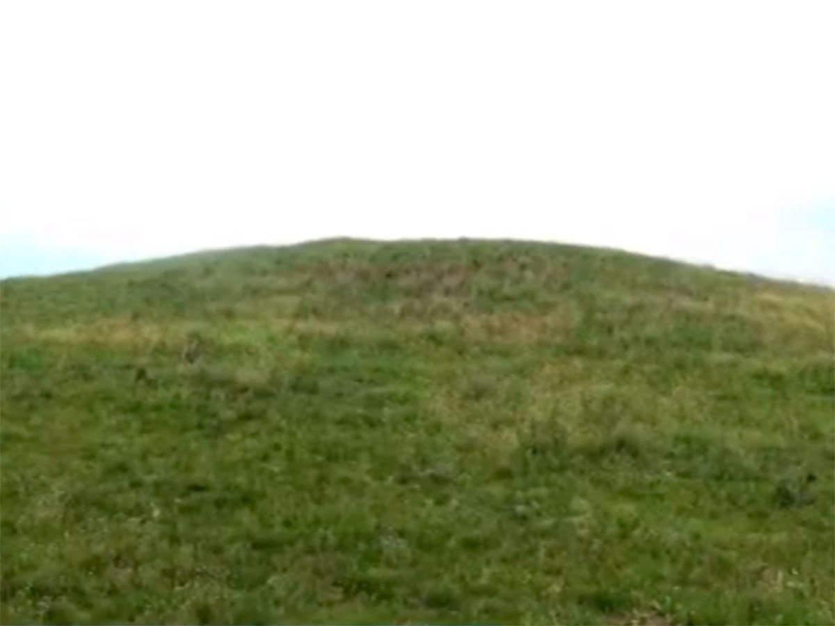 Гола пристань, відео, кургани