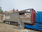 На Херсонщині російський дрон атакував вантажівку з гуманітарною допомогою