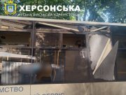 Російський безпілотник атакував маршрутку в Херсоні (ФОТО)