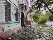 Херсон зазнав масованого обстрілу одразу після завершення так званого "перемир'я": виникла пожежа, є постраждала (ВІДЕО)