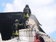 Рятувальники ліквідували сім пожеж на Херсонщині внаслідок ударів дронів - горіли будинки та АЗС