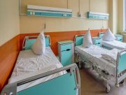У Херсоні внаслідок обстрілу Корабельного району постраждали двоє чоловіків