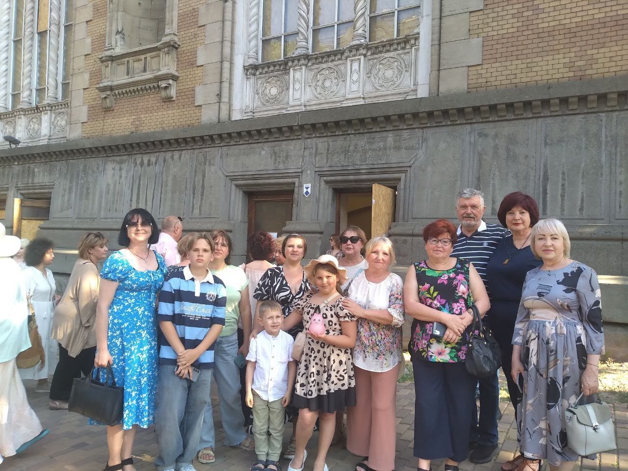 Одеса, дітей-переселенців, Херсонщини, організували, культурний, захід, Одеська обласна філармонія імені Давида Ойстраха, благодійна організація «Відродження та єдність», концертна програма «Етно-Фолк LIVE»