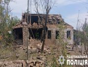 Дронова атака на Херсонщині. В Бериславі від скиду вибухівки померла літня жінка