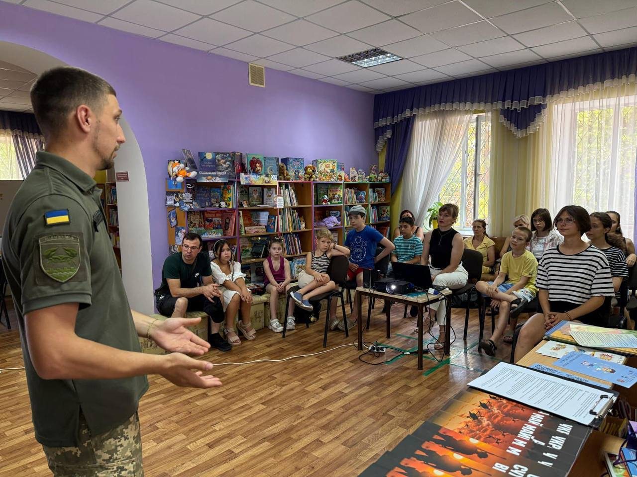 Херсоні, діти, спілкувалися, військовими, про загрози, інформаційної, війни, Центральній, херсонській, бібліотеці, ІПСО, бригада, берегової, оборони, Морської, піхоти, співробітника, Служби, безпеки, України