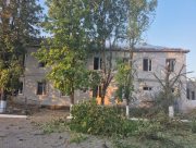 Російські війська вночі обстріляли Білозерку: пошкоджено аптеку, медзаклад і магазини