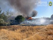 Обстріл Зеленівки спричинив пожежі та пошкодження житла (ФОТО) Обстріл Зеленівки спричинив пожежі та пошкодження житла (ФОТО)