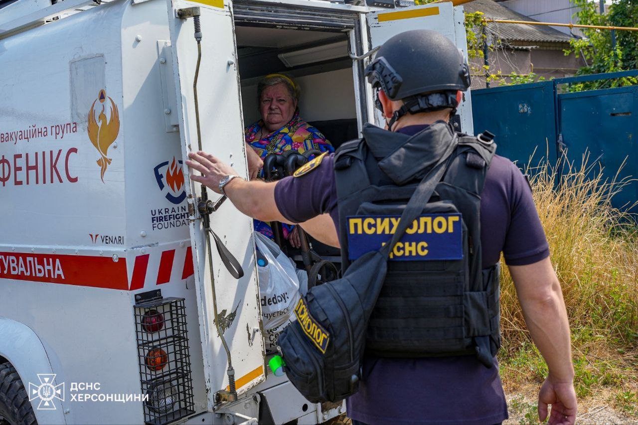 Херсоні, триває, евакуація, жителів, мікрорайону, Корабел, евакуйованих, маломобільний, житель, Острів, оформити, статус, ВПО