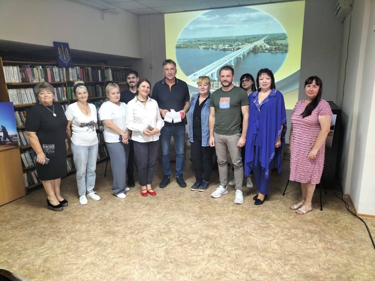 Центральній, бібліотеці, імені, Лесі, Українки, відкрили, цифрову, фотовиставку, Дня Херсона, Херсон, презентували, першу, подію, святкування, Дня міста, відомого, фотожурналіста,Олександра Корнякова