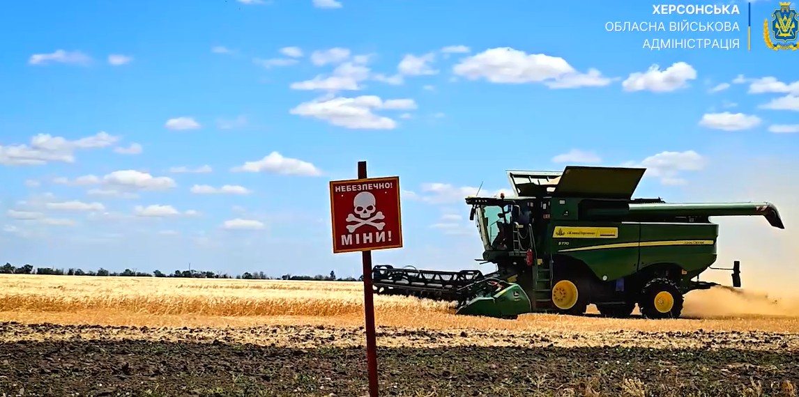 Херсонщині, збирають, урожай, 2025 року, розпочали, посів, озимих, Херсонській, області, аграрії, фермери