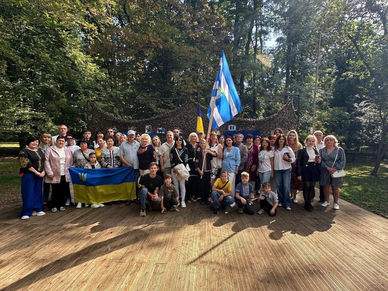 Херсонці, Чернівцях, відзначили, День, рідного, міста, херсонська, громада, разом, Херсонський центр допомоги «Вільні разом», Палацом молоді та студентів, друзями, сусідами, відсвяткувала, День Херсона