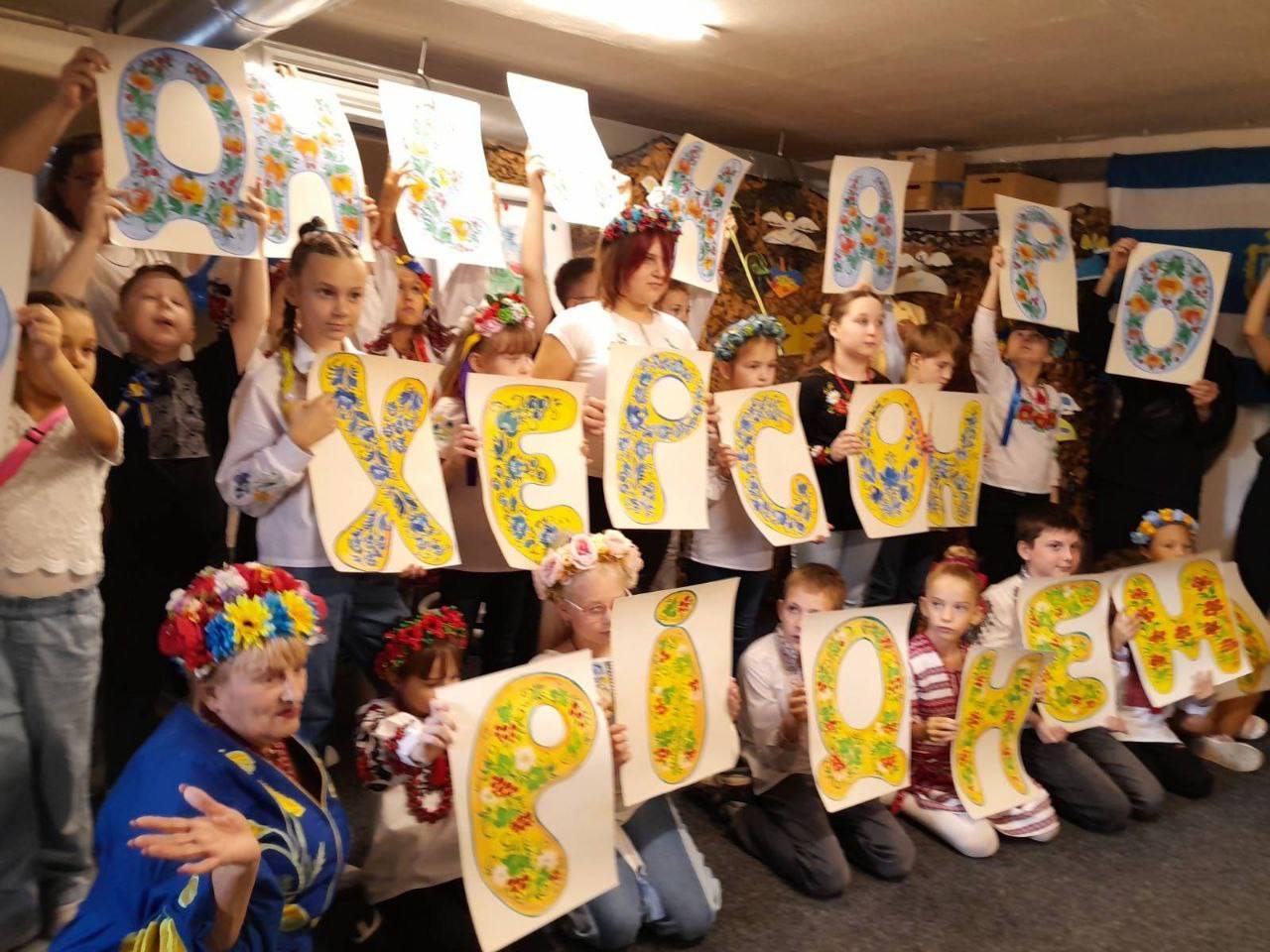 Херсоні, Дня, міста, відкрили, виставку, дитячих, малюнків, укритті, керівниця, гуртка, Олеся Фахрадова, Громадська, організація, Поруч, юні, художники, представили, малюнки