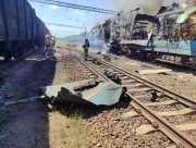 Російські дрони атакували пасажирський потяг у Чорнобаївці, поранено трьох людей