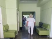 Унаслідок атаки російського дрона на Херсон постраждала 55-річна жінка.