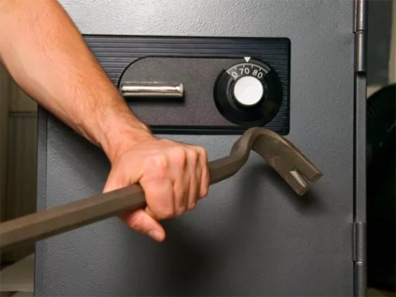 сейфи, взломщики, воры