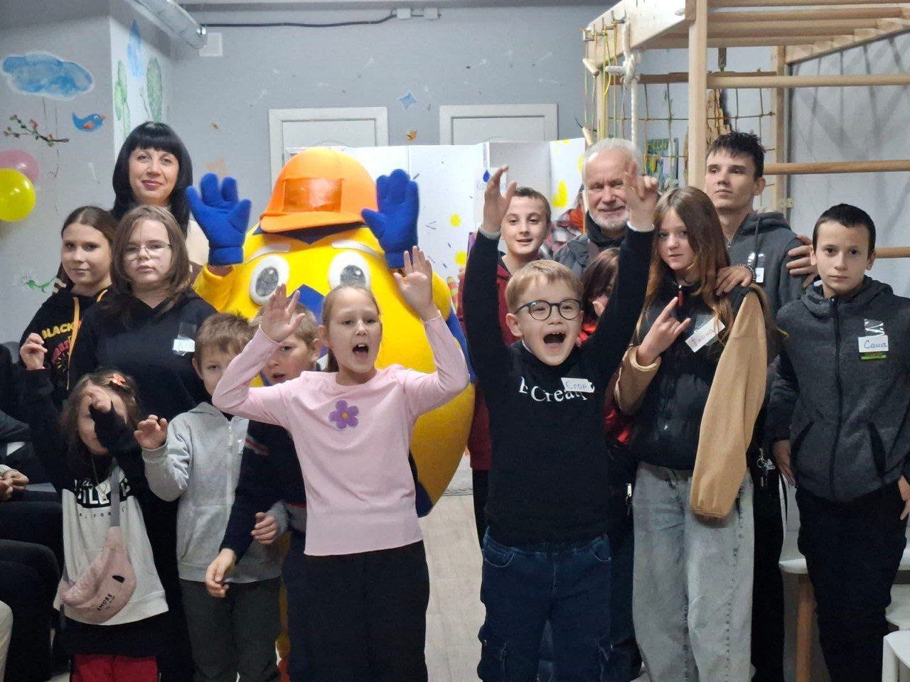 Спортивні, ігри, естафети, юних, херсонців, Дітям, Херсона, влаштували, активний, відпочинок, гумдопомогою, організували, спортивний, захід, Країна здоров'я, діти Херсоншини, гуманітарна, допомога