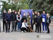 Пораненим поліцейським Херсонщини допомагає собака Джексон і арттерапія