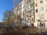 Російські військові завдали удару по житловій багатоповерхівці в Херсоні