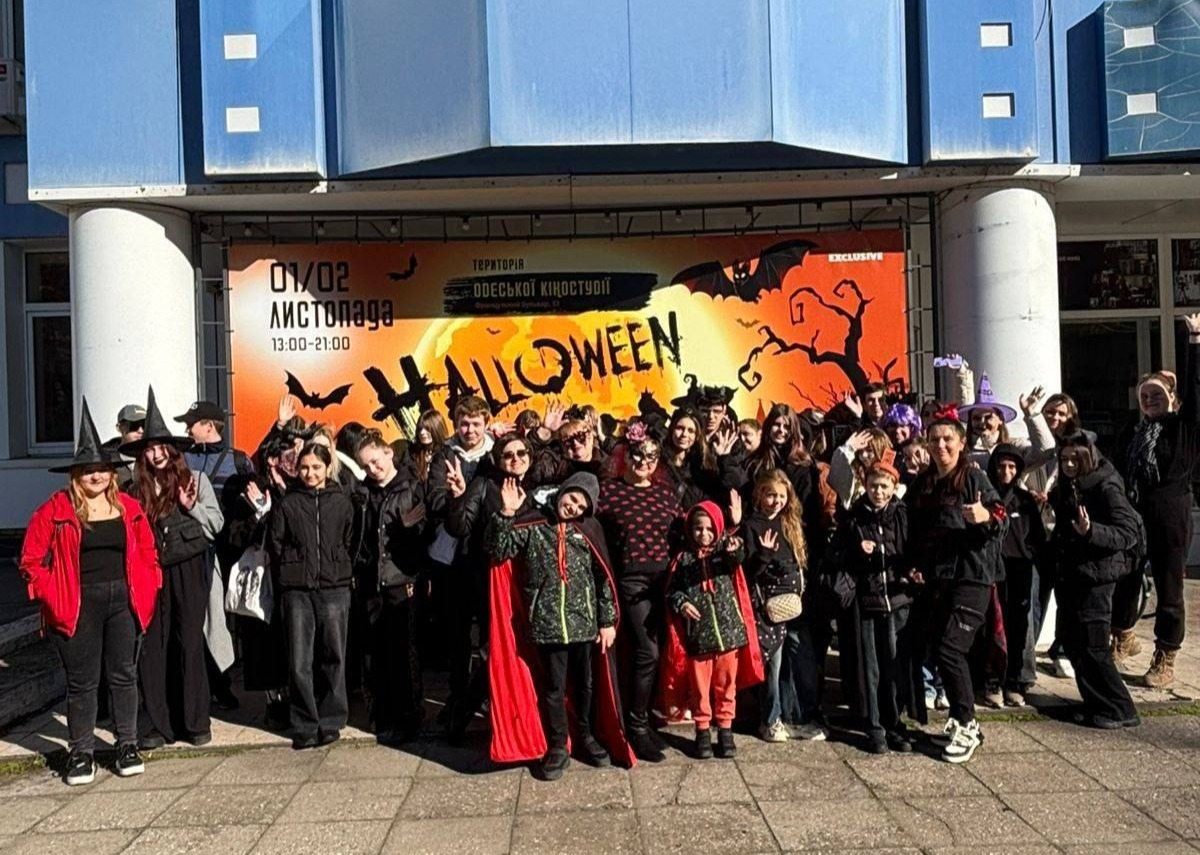 Херсонські, діти, відвідали, сімейний, фестиваль, Одесі, Пів сотні, дітей, Херсонщини, побували, сьомому, всеукраїнському, Halloween Festival, відбувся, території, Одеської, кіностудії,  благодійна, організація, Фонд Відродження та Єдність, ТОВ Концертно-театральне агентство Ексклюзив, спортивній, спільноті, FILA, лицарській, таверні, Хам’як
