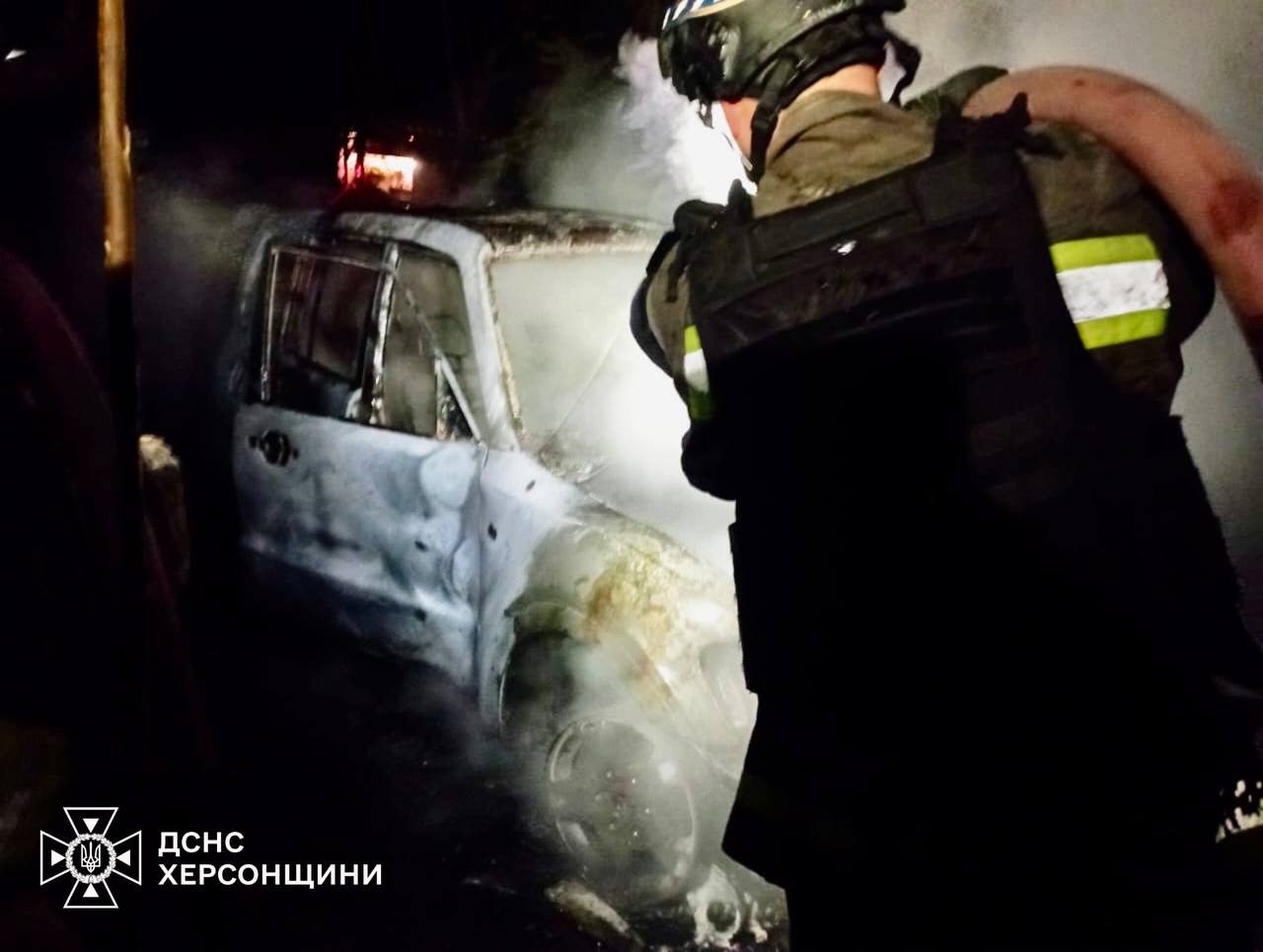 Нововоронцовці, вночі, згоріли, два легковики, рятувальники, загасили, пожежу, Уночі, селищі Нововоронцовка, Бериславського району, виникла, пожежа, двох, легкових, автомобілів, вогнеборці, рятувальники, служба порятунку, загорання