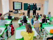 Поліцейські Херсонщини провели для школярів заняття з безпеки та прав дитини