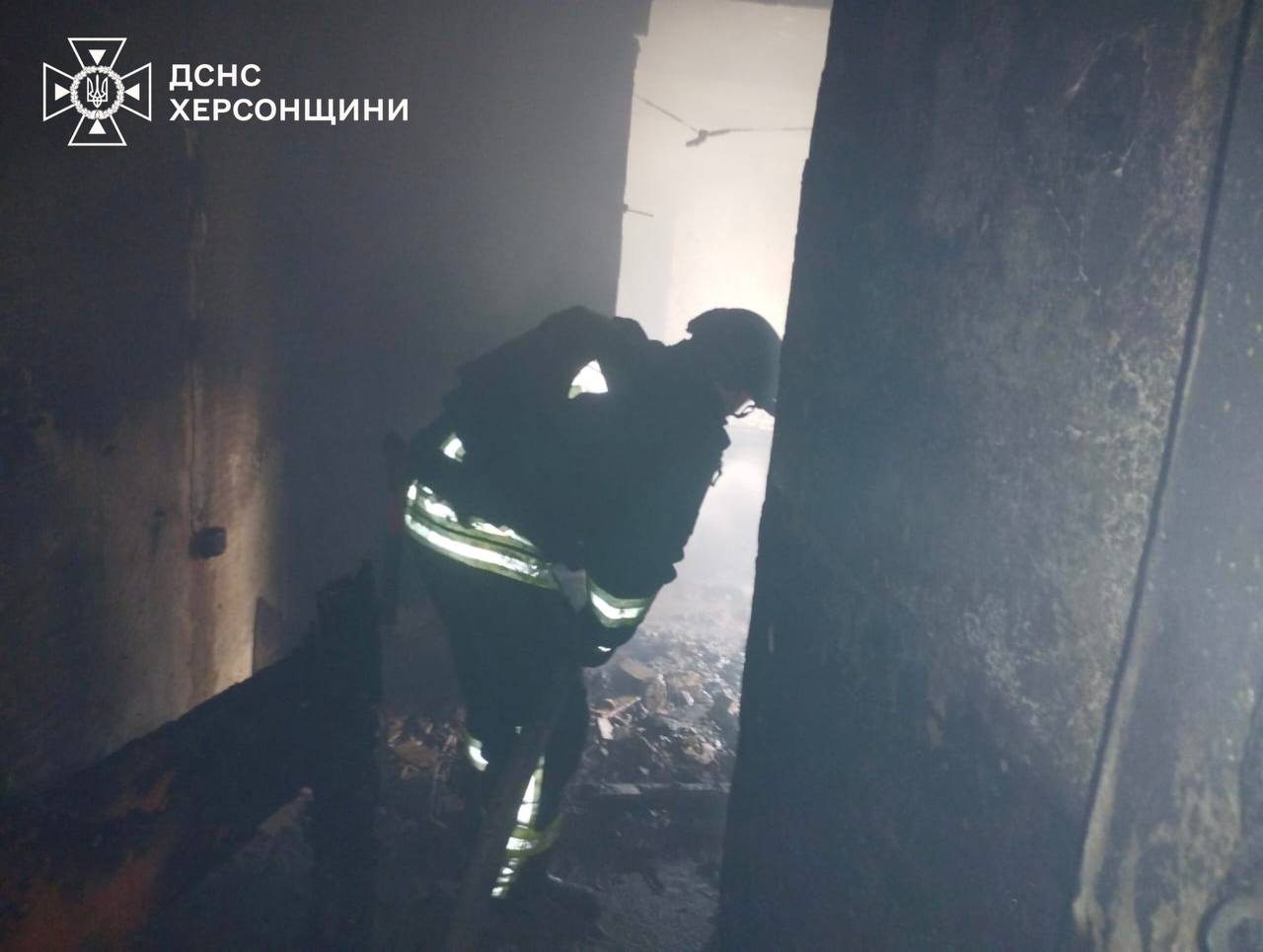 Пожежа, багатоповерхівці, Херсона, ворожий удар, 6 листопада, в Херсоні, російські війська, завдали, удару, житловій багатоповерхівці, оперативно, прибули, рятувальники, локалізували, ліквідували, пожежу, ДСНС Херсонщини