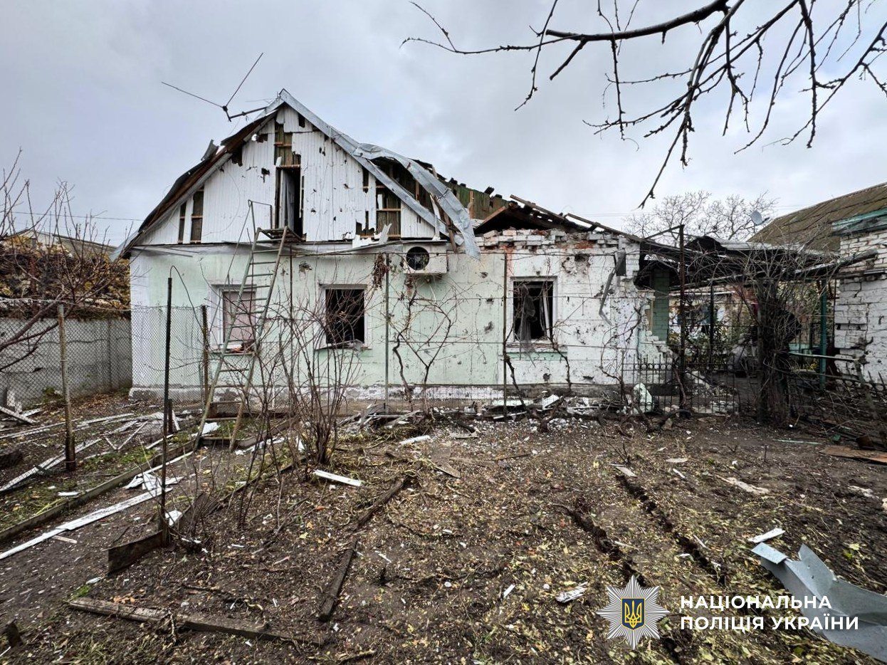 Сім, поранених, дитина, російські обстріли, Херсонщини, 10 листопада, російські, війська, обстріляли, правобережні, населені, пункти, Херсонської області, артилерійським, вогнем, опинилися, Комишани, обстріляли, Корабельний район