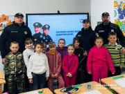 Поліція Херсонщини навчає школярів протидіяти булінгу та конфліктам