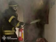 Херсонські рятувальники оперативно ліквідували пожежу в багатоповерхівці