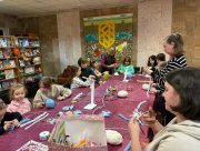 Діти з Херсонщини створили різдвяні обереги для українських військових