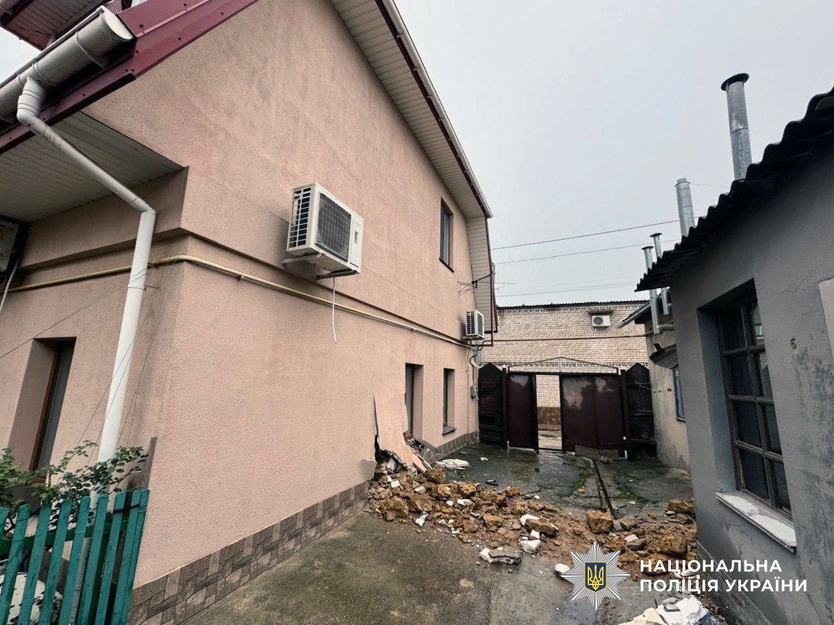 Херсонщині, внаслідок, російських, атак, поранено, дев’ятьох, людей, дитина, 20 листопада, російські війська, інтенсивно, обстрілювали, правобережжя Херсонщини, Корабельний район селищі Молодіжне, артилерійського обстрілу, артилерії, мінометів, РСЗВ, атакували, використанням, безпілотників,