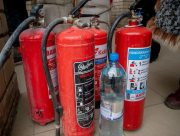 У мікрорайон Корабел Херсона доставили партію вогнегасників для місцевих жителів