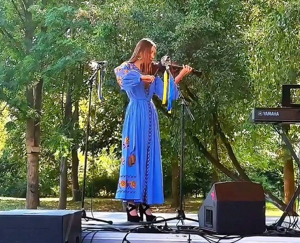 Херсонська, ліцеїстка, Анастасія Жердєва, виступила, міжнародному, концерті, Чехії, Учениця, 11-го класу, Херсонського фізико-технічного ліцею, Анастасія Жердєва, виступила, великому концерті, єдиною, представницею, України, музикантів, оркестру