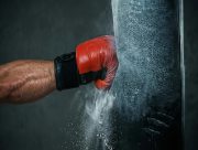 Боремося зі стресом за допомогою тренувань з боксу