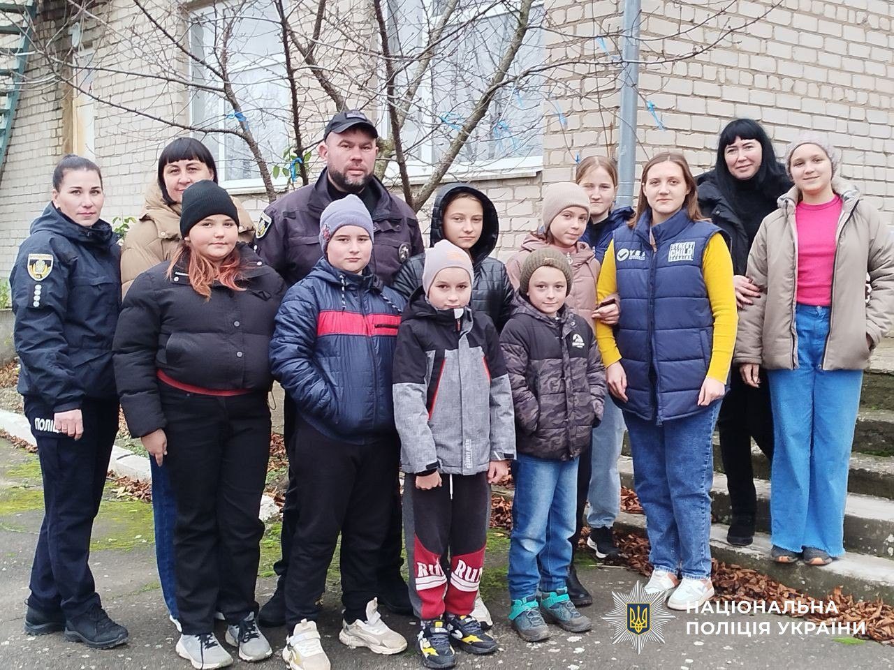 Великоолександрівській, громаді, Херсонської області, відбулася, акція, Синя стрічка, проти, насильства, над дітьми, Поліцейські, ювенальної, превенції, шкільними, офіцерами, представниками, ГО YES, фахівцями, мобільної, бригади, соціально-психологічної, допомоги