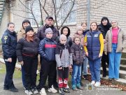 Поліцейські та школярі Великоолександрівки долучилися до акції проти домашнього насильства"